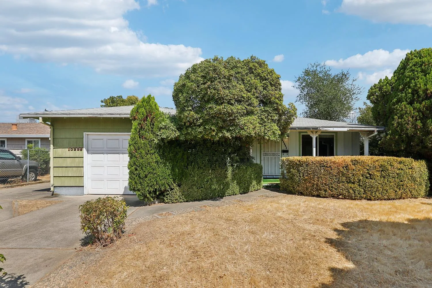 10228 Coloma Rd photo 1