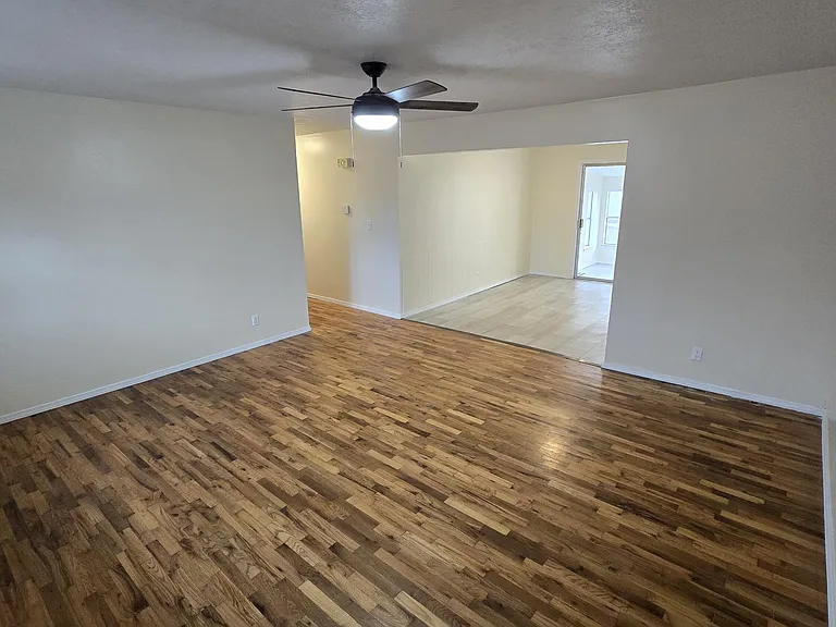 1472 E Berkeley St — Photo 4