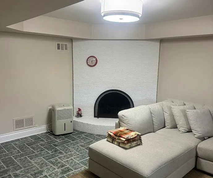 31 Whitelock Cres #BASEMENT — Photo 5