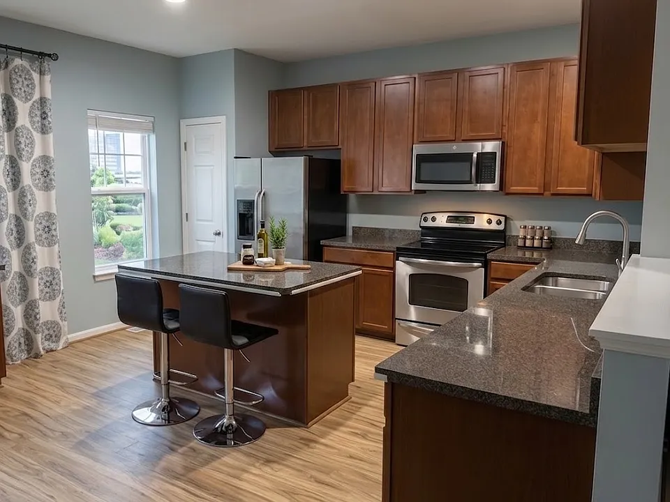 404 Jacobsen Dr