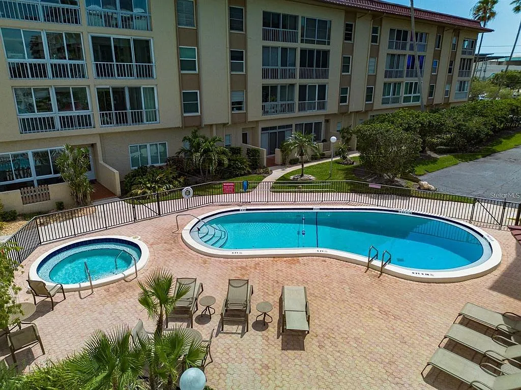 2 bed, 2.0 bath, 1090 sqft, $3,800 — Photo 4