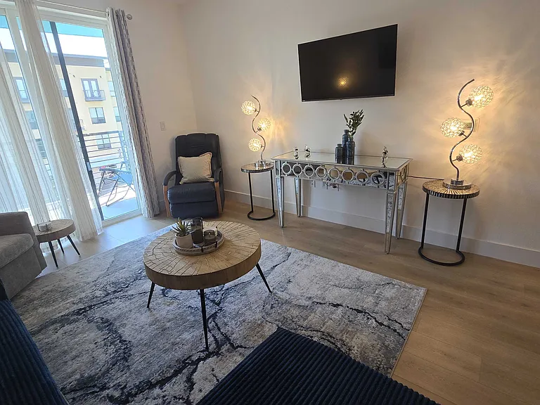 1701 Simond Ave #315 — Photo 4