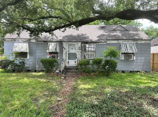 2015 Des Jardines St, Houston, TX 77023