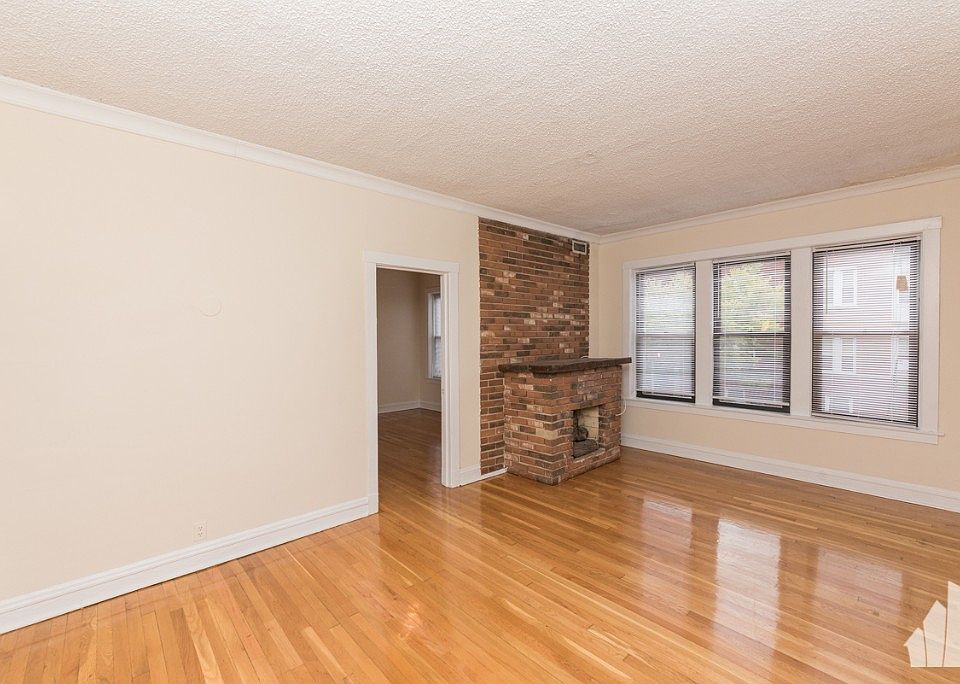 1st image of 3520 N Racine Ave #2D