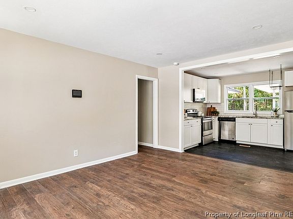 3rd image of 1002 Fleetwood Dr