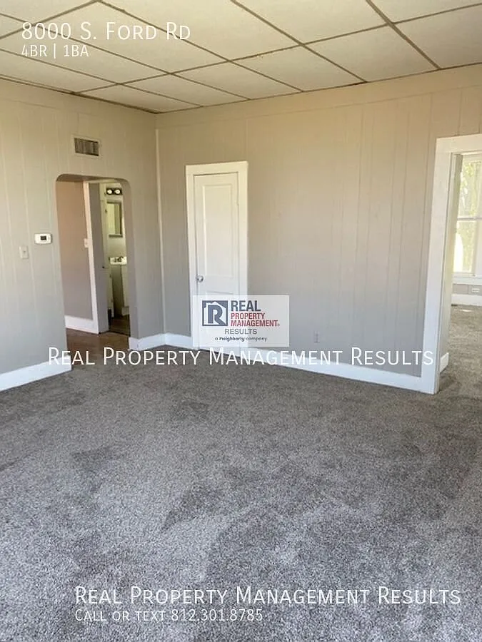 Comfortable Country Living with Covered Patio & Garage — Photo 2