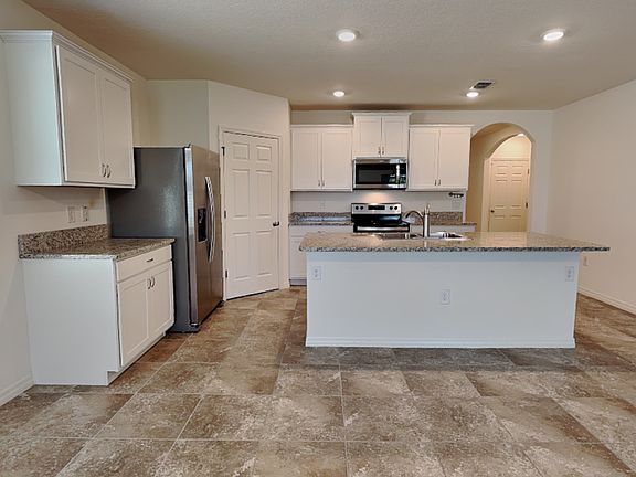 3rd image of 3641 Peony Ct SE