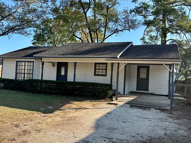 21734 E Memorial Dr — Photo 1