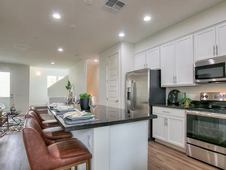 8th & Row Townhomes — Photo 17