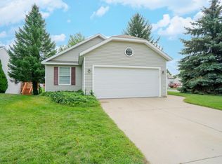 3166 Riley Ridge Rd, Holland, MI 49424