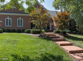 43297 Burke Dale St, Chantilly, VA 20152