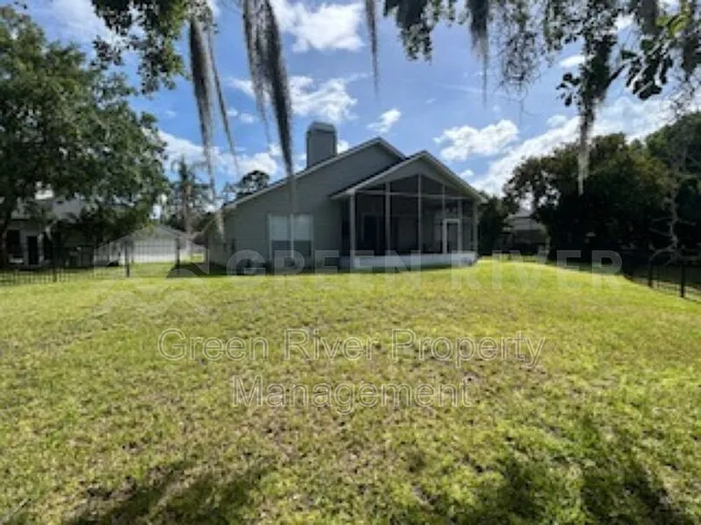 1559 Lakeway Dr — Photo 37