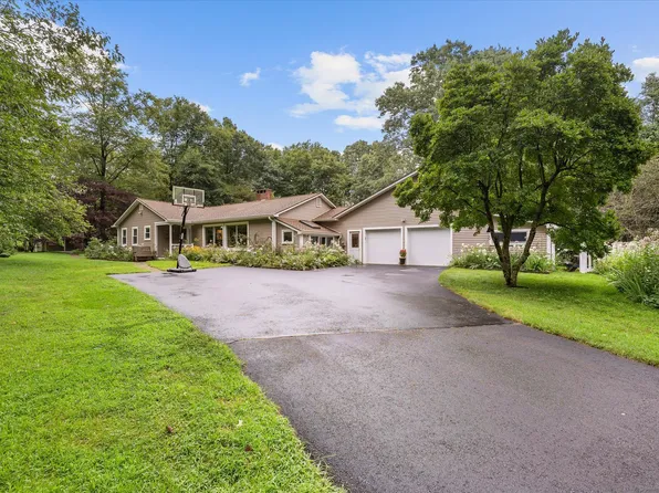 739 Route 171, Woodstock, CT 06281