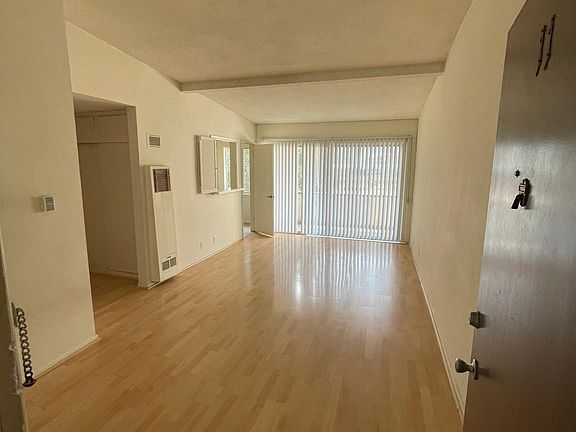 3rd image of 1218 S Barrington Ave #11