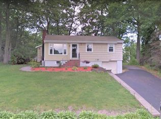 87 Chandler Rd, Andover, MA 01810