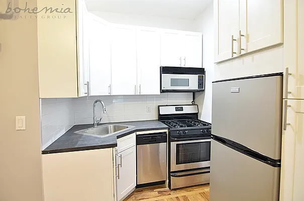 Rented by Bohemia Realty Group | media 2