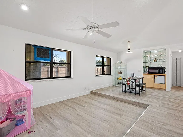 434 SW Jeanne Ave — Photo 16