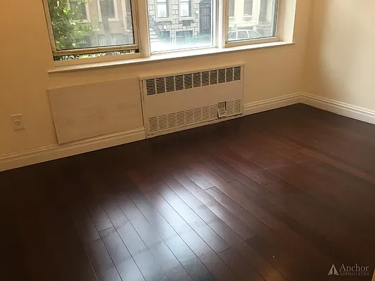 Rented by Anchor Associates | media 45