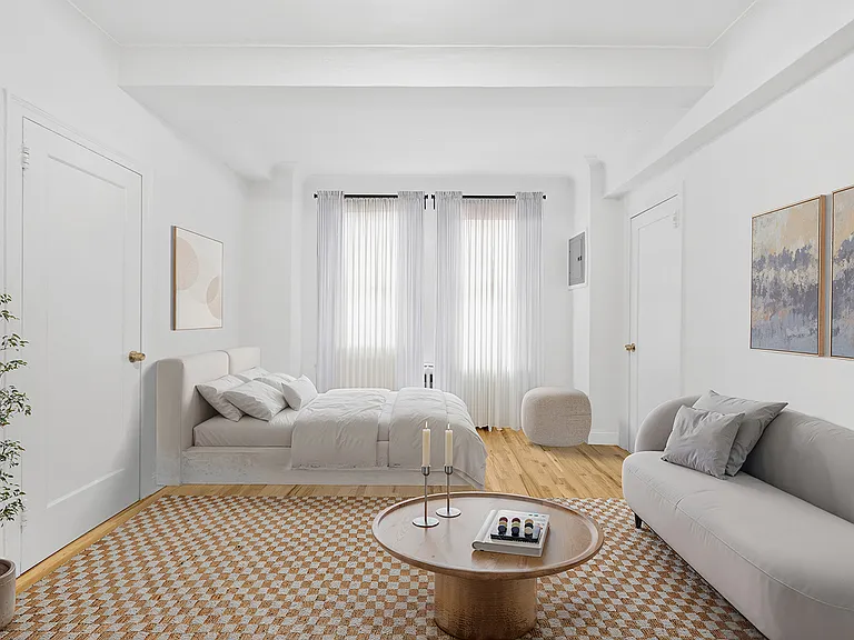 440 W 34th St #2D — Photo 2
