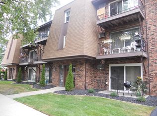 7009 99th St APT 9, Chicago Ridge, IL 60415