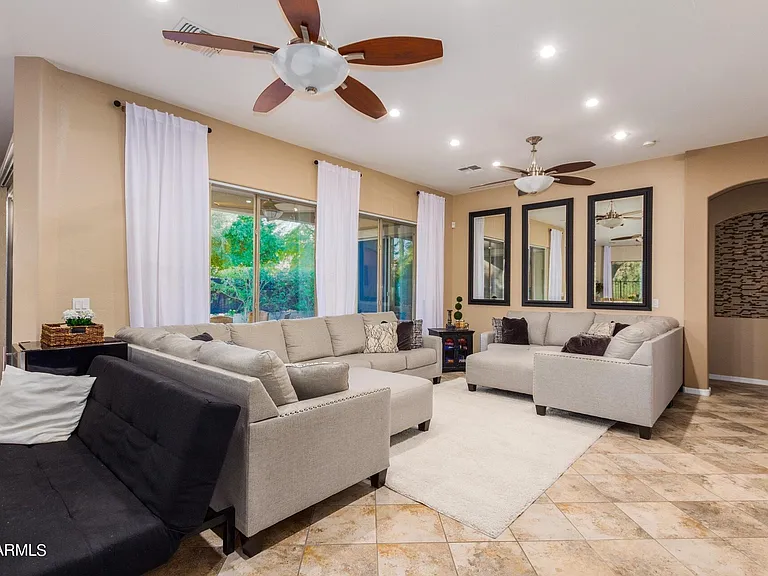 3103 W Sentinel Rock Rd — Photo 4
