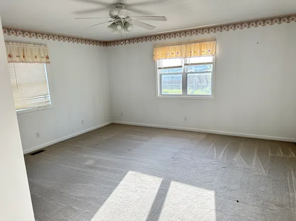 615 N Memorial St, Pittsfield, IL 62363