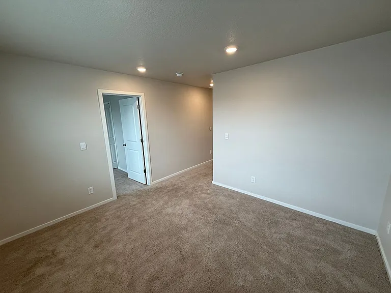 4833 Thyme Ave NE — Photo 17