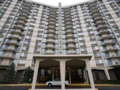 40 N Tower Rd APT 14L, Oak Brook, IL, 60523
