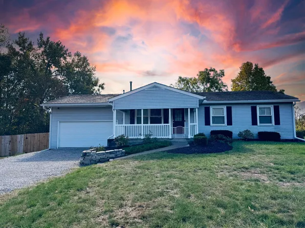 25 E Cuyuga Dr, Powell, OH 43065