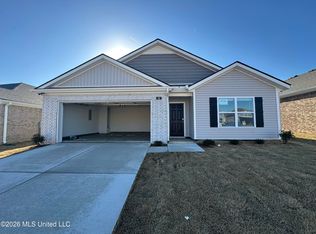 32 S Thorn Tree St, Byhalia, MS 38611