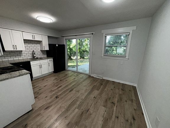 5th image of 602 Camrose Dr