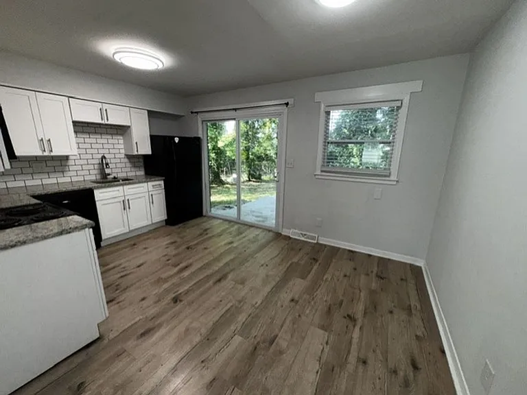 602 Camrose Dr — Photo 5