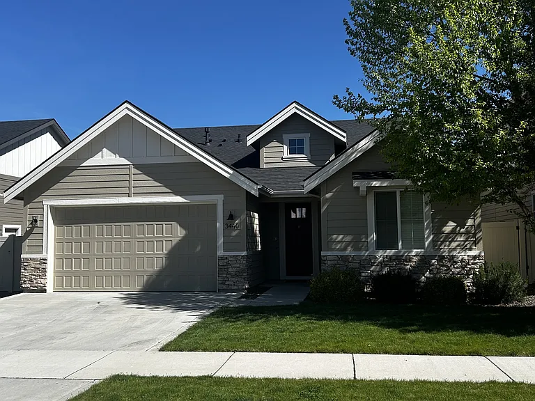 3440 E Girdner Dr — Photo 1