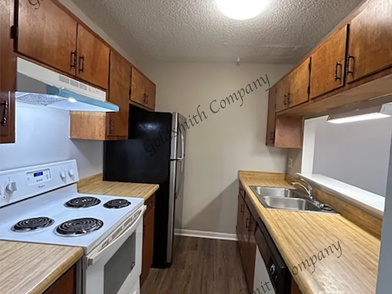 218 A Cavalier Dr — Photo 2