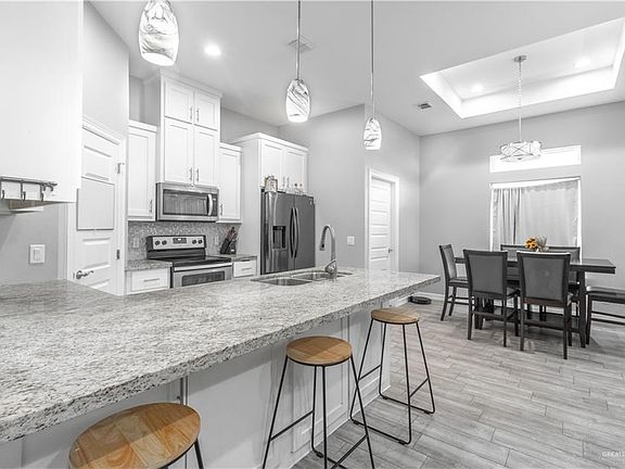 5th image of 1203 Grandeur Dr