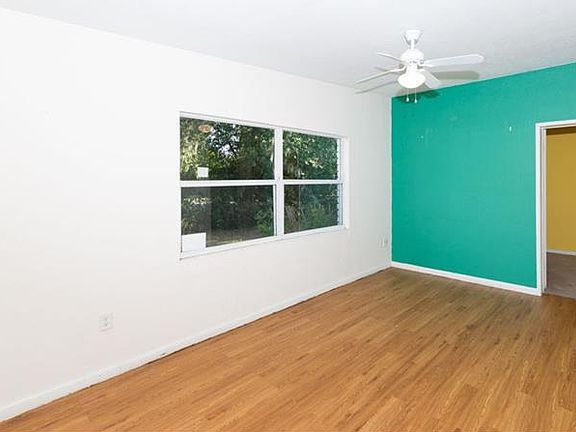 4th image of 4155 Poinsettia Ave