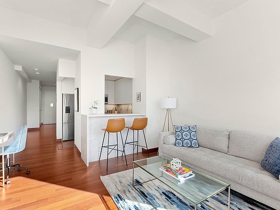 3rd image of 305 E 63rd St APT 7L