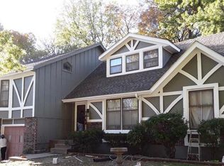 1805 SW Mic O Say Ct, Blue Springs, MO 64015