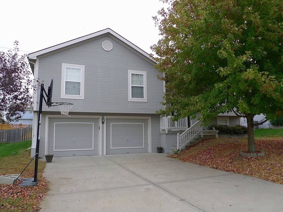 Welcome to 11725 N. Charlotte Street!