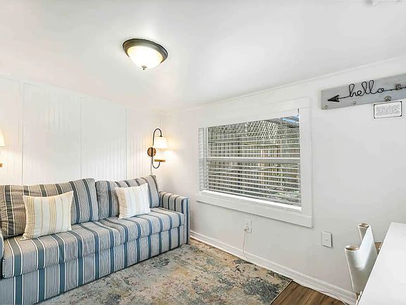 2nd image of 228 W Jean St #B