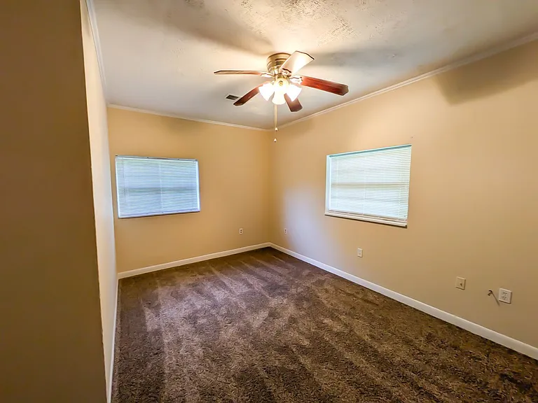 458 Belvedere Dr — Photo 7