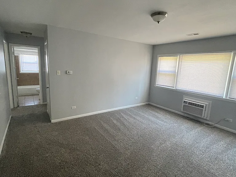 15032 Dorchester Ave #1W — Photo 16