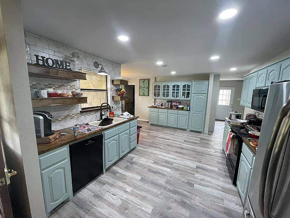 updated kitchen / added mud 