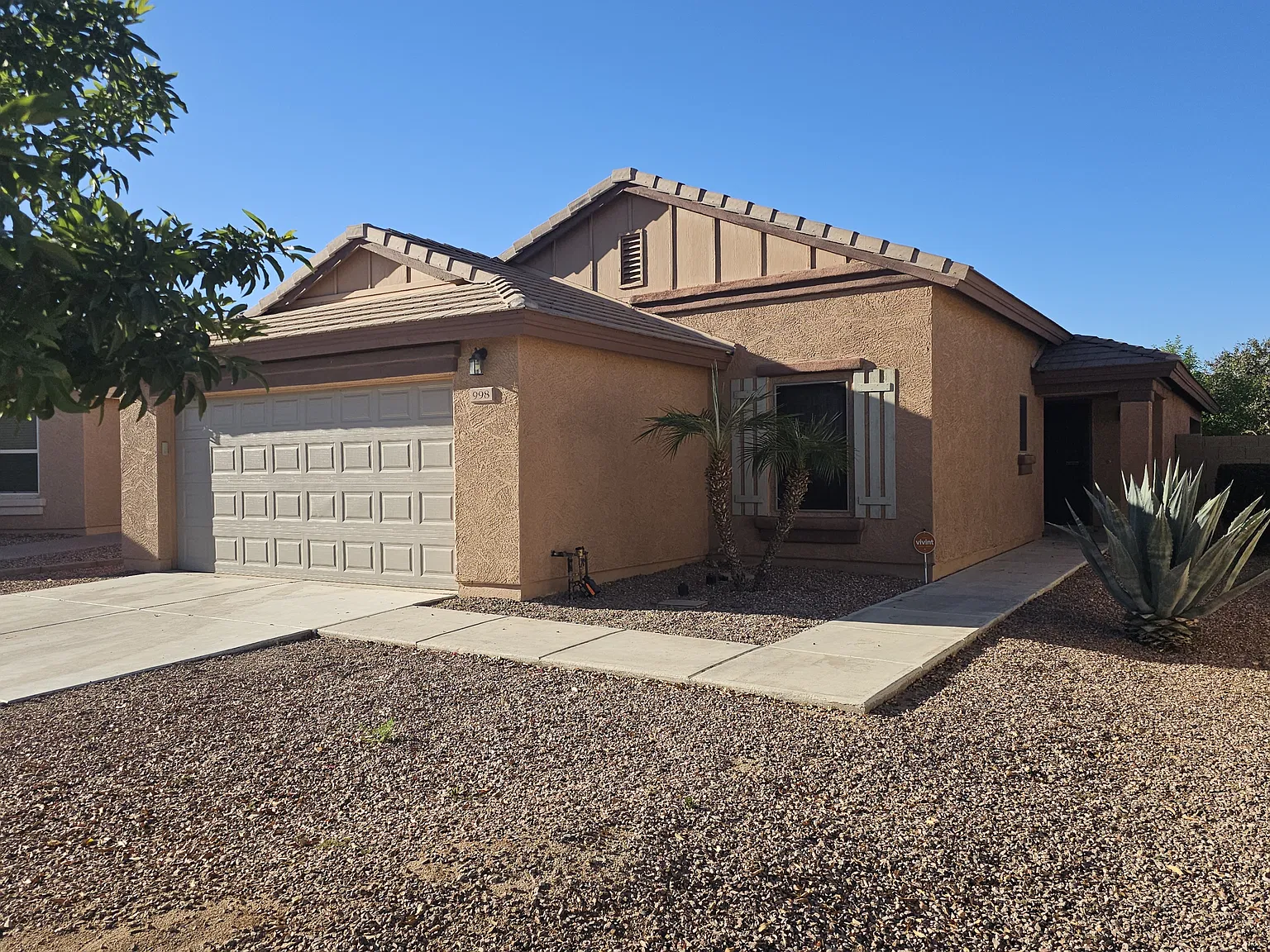 998 W Desert Sky Dr - 1 — Photo 1