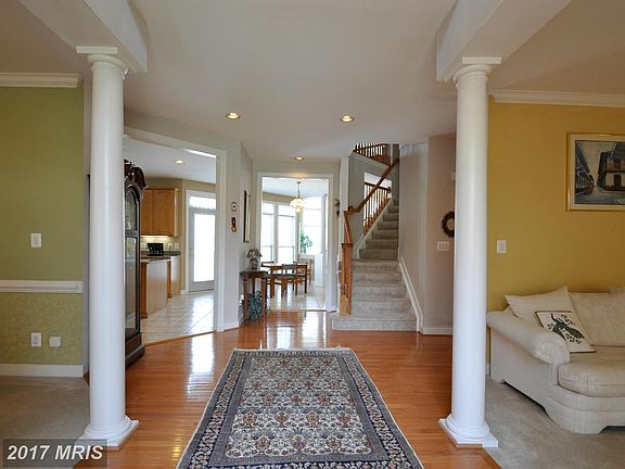 3rd image of 32 Kirby Ln