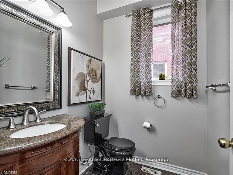 2499 Highmount Cres — Photo 14