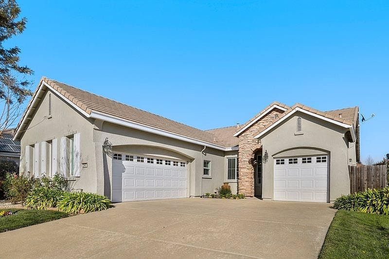 1st image of 2463 Lone Pine Ct