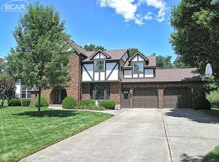 8320 Apple Blossom Ln, Flushing, MI 48433