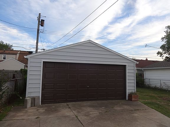 2nd image of 354 Mang Ave