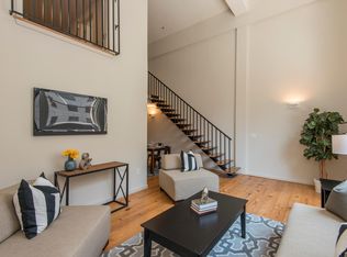 1204 Walnut St #203, Philadelphia, PA 19107